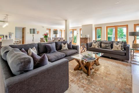 Frayle House Hillside, Odiham, Hook, RG29 1HX