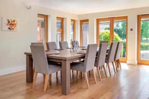 Frayle House Hillside, Odiham, Hook, RG29 1HX