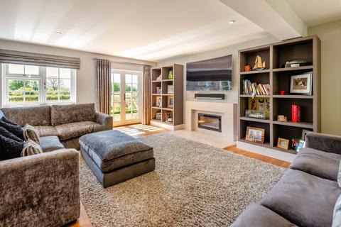 Frayle House Hillside, Odiham, Hook, RG29 1HX