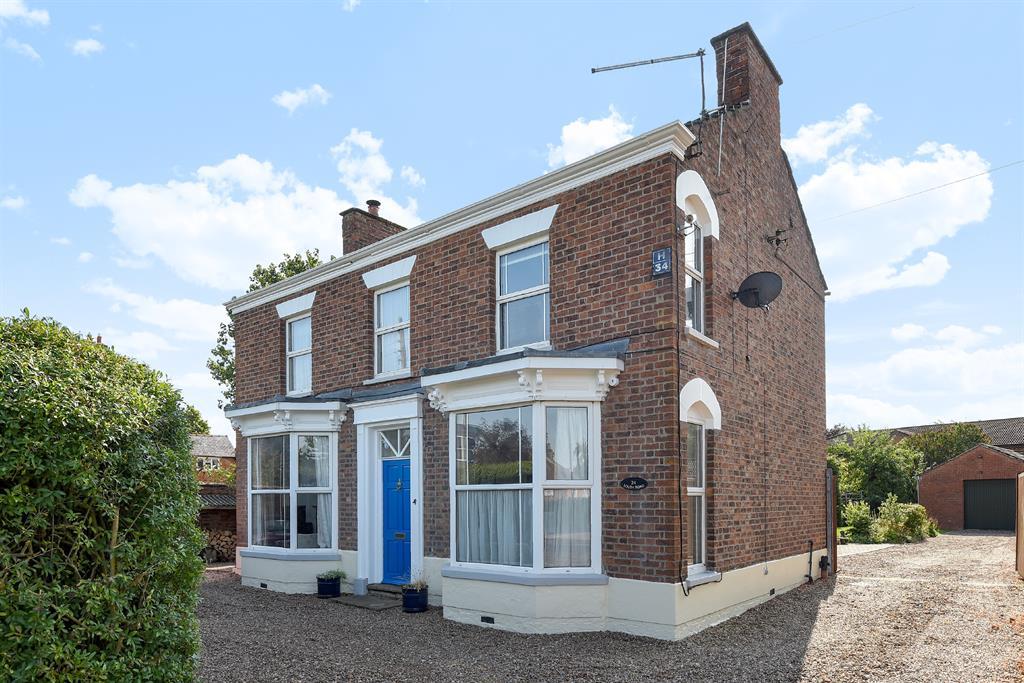 Louth Road, Horncastle, Lincs, LN9 5EN 4 bed detached house £325,000