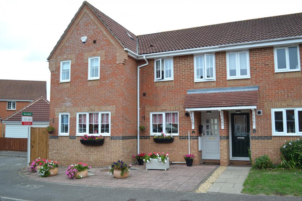 Whitesmith Drive, Billericay, Essex, CM12 3 bed semidetached house £
