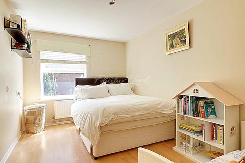 1 bedroom flat for sale, Morecambe Close, E1