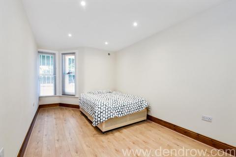 3 bedroom apartment to rent, Elgin Avenue, Maida Vale W9