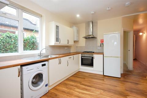 3 bedroom apartment to rent, Melrose Avenue, London, NW2