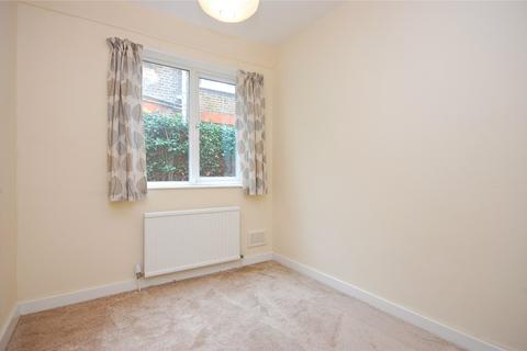 3 bedroom apartment to rent, Melrose Avenue, London, NW2