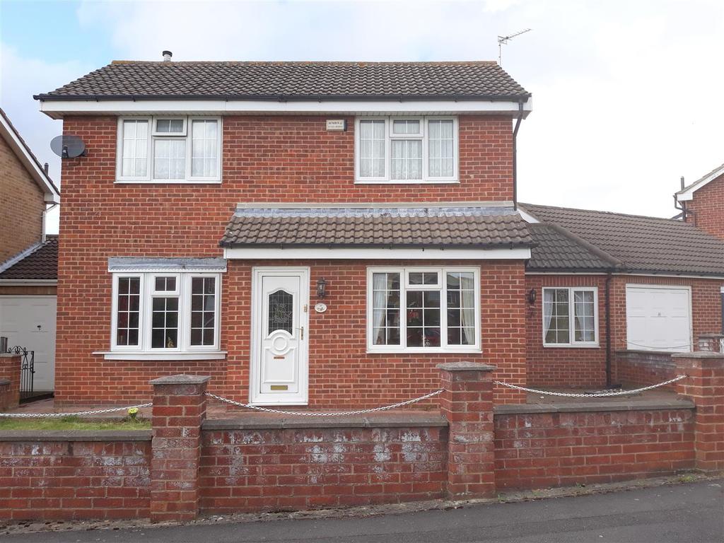 Linacre Way, Darlington 3 bed detached house £170,000