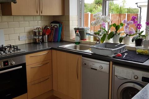 1 bedroom in a house share to rent, Grosvenor Avenue, Hayes UB4