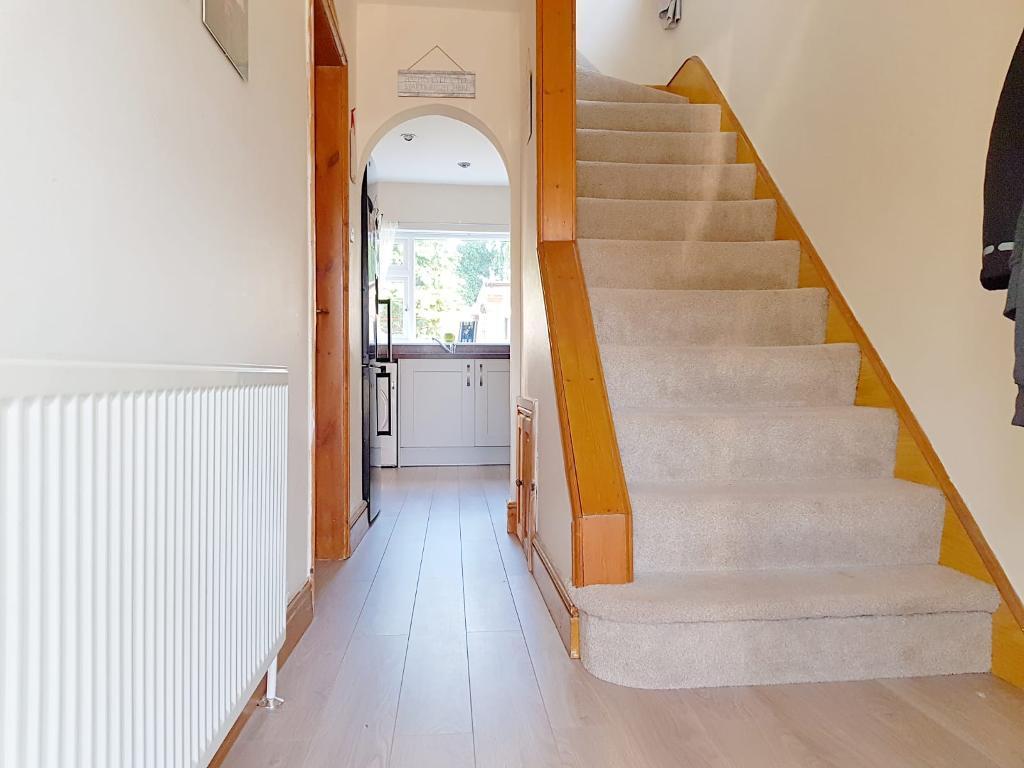ANDREW ROAD, WEST BROMWICH, WEST MIDLANDS, B71 3QR 3 bed semidetached