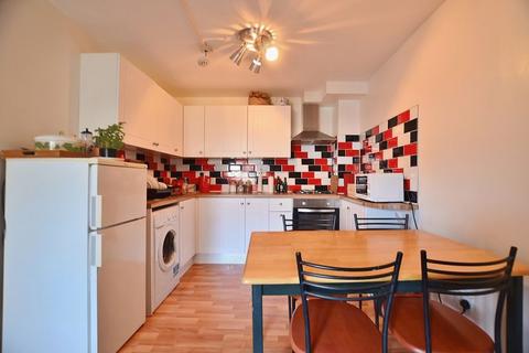 2 bedroom flat to rent, Broadway Market, London Fields E8