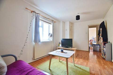 2 bedroom flat to rent, Broadway Market, London Fields E8