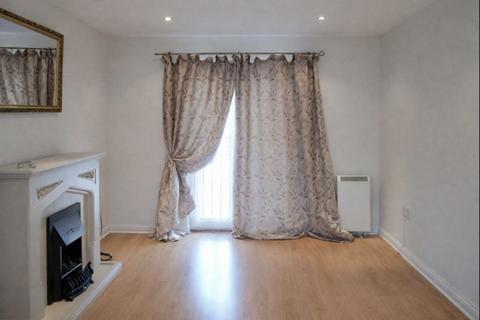 2 bedroom flat to rent, Wagstaff Gardens, Dagenham, RM9 4HQ