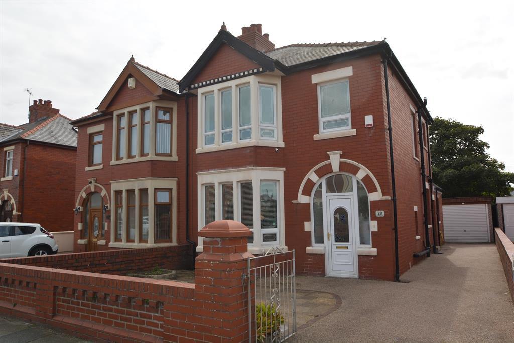 St Martins Road, Blackpool, FY4 2DY 3 bed semidetached house £195,000