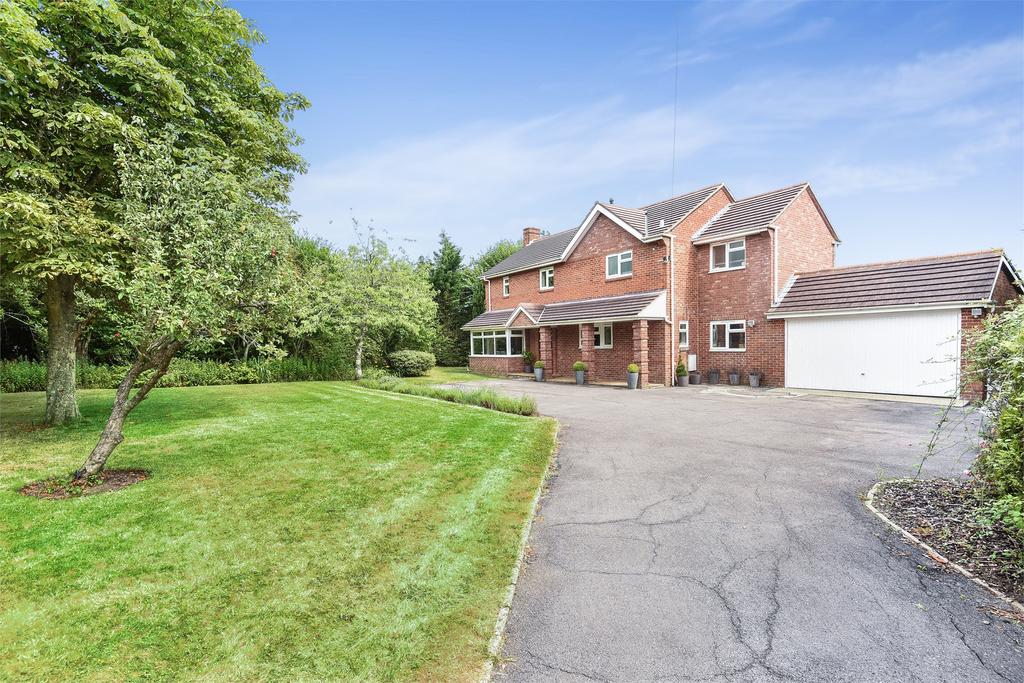 Botley Road, Waltham, Hampshire, SO32 4 bed detached house £899,950