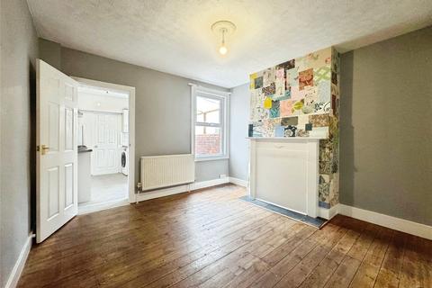 3 bedroom terraced house to rent, Amherst Road, Berkshire RG6