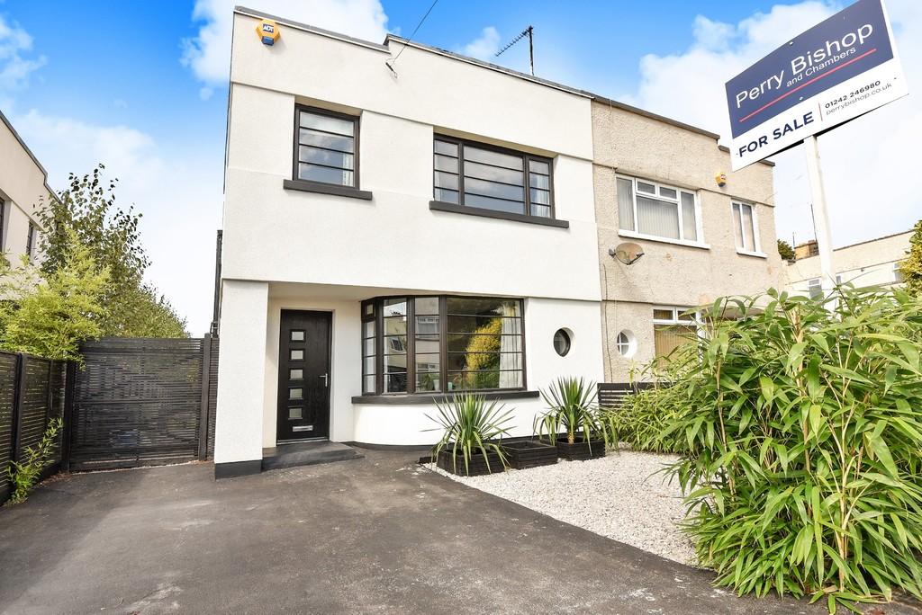 Arle Drive, Cheltenham 3 bed semidetached house £340,000