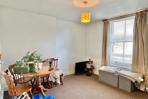 2 bedroom maisonette to rent, Fore Street, Topsham