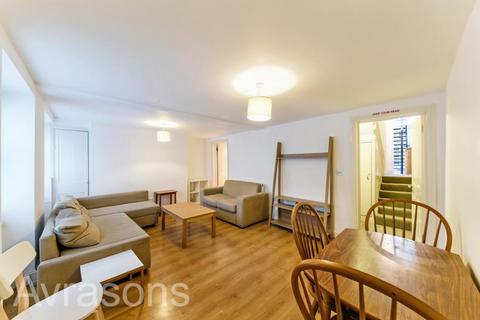 3 bedroom flat to rent, KENNINGTON PARK ROAD, KENNINGTON