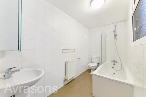 3 bedroom flat to rent, KENNINGTON PARK ROAD, KENNINGTON