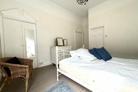 3 bedroom terraced house to rent, Old Town Margate