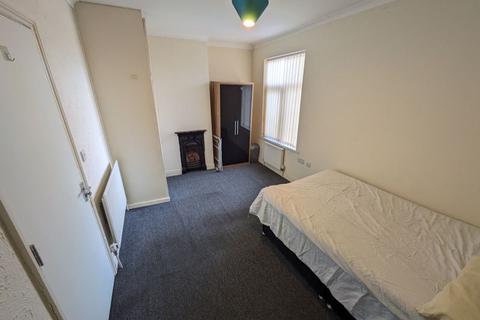 1 bedroom in a house share to rent, * 2 Spacious Rooms Available *