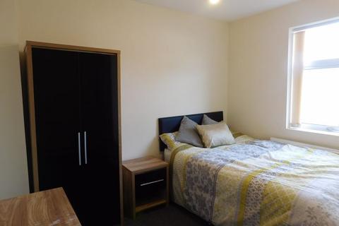 1 bedroom in a house share to rent, * 2 Spacious Rooms Available *