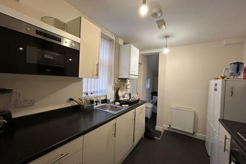 undefined, Corporation Street - house share!