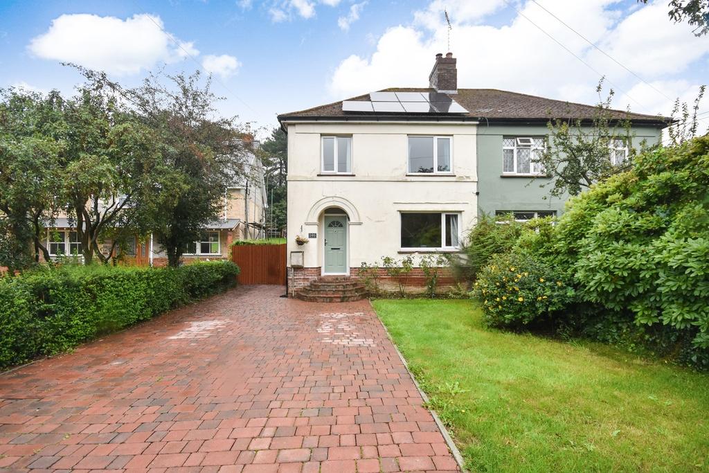 Canterbury Road, Hawkinge, Folkestone, CT18 3 bed semidetached house