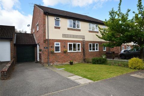 3 bedroom semi-detached house to rent, Sherwood Close, Liss