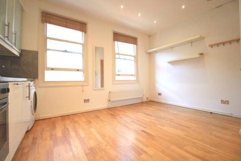 1 bedroom flat to rent, Camden Passage, London N1