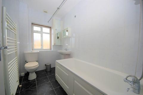 5 bedroom detached house to rent, Waterbrook Lane, Hendon