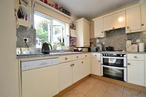 32 Portland Square, London, E1W 2QR