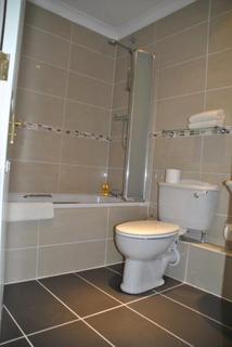 2 bedroom apartment to rent, Knights Place, Windsor, SL4