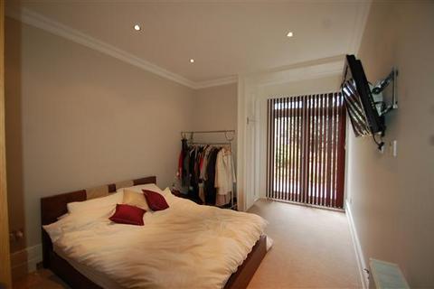 3 bedroom apartment to rent, Upper Richmond Road, Putney