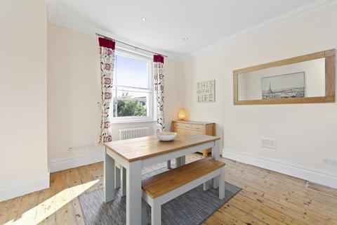 3 bedroom flat to rent, Belsize Park Gardens, Belsize Park, NW3