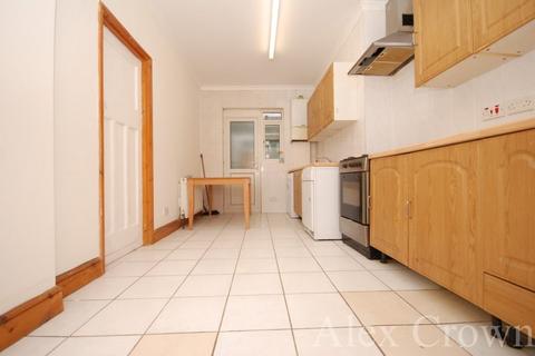 4 bedroom semi-detached house to rent, Gainsborough Gardens, Golders Green