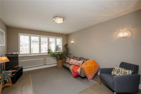 3 bedroom flat to rent, Raymond Road, Wimbledon, SW19