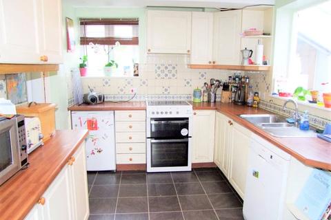 4 bedroom semi-detached house to rent - Rowlings Road, Winchester, Hampshire, SO22