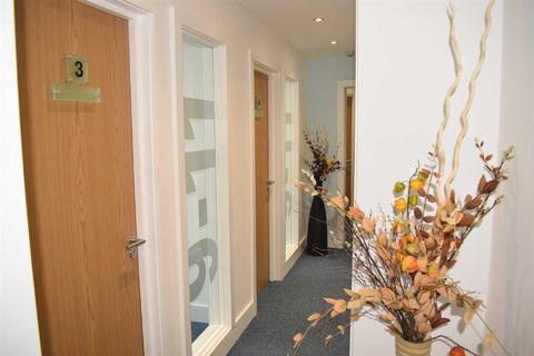 Serviced office to rent - High Beech Road, Loughton