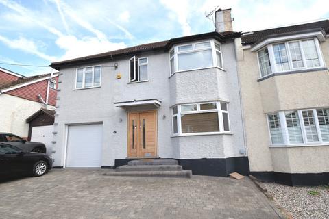 4 bedroom semi-detached house to rent, Station Crescent, Rayleigh