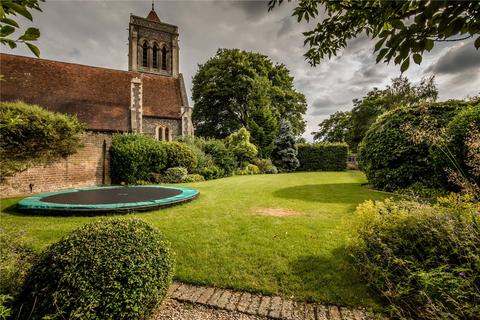 5 bedroom detached house to rent, Church Street, Reading RG10