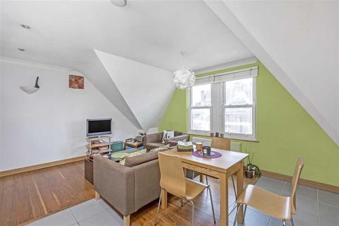 2 bedroom apartment to rent, Mitcham Lane