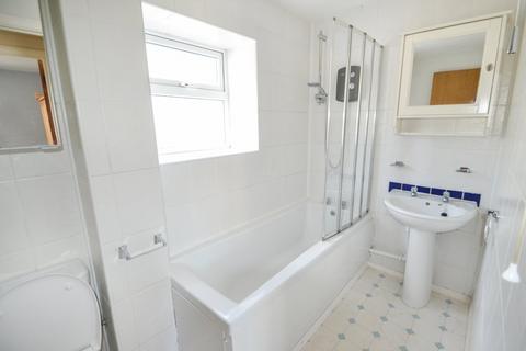 2 bedroom semi-detached house to rent, Dinchope Drive, Hollinswood