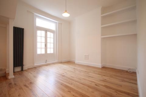 1 bedroom flat to rent, Allcroft Road, Kentish Town, NW5