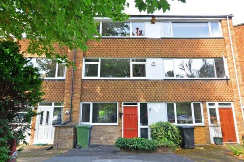 3 bedroom house to rent, Leyland Road, Lee, London, SE12