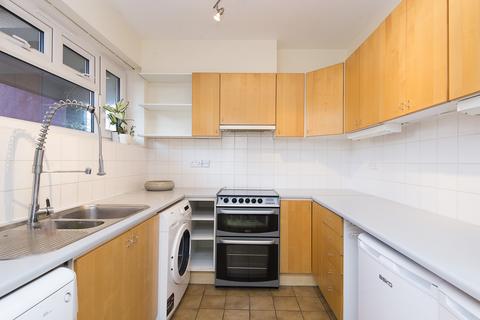 2 bedroom flat to rent, Wimbledon Park Court, SW19