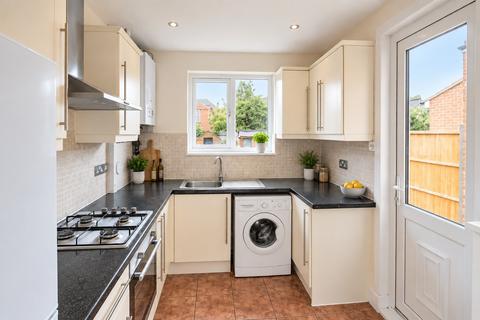 5 bedroom terraced house to rent, Larch Road, Cricklewood, NW2