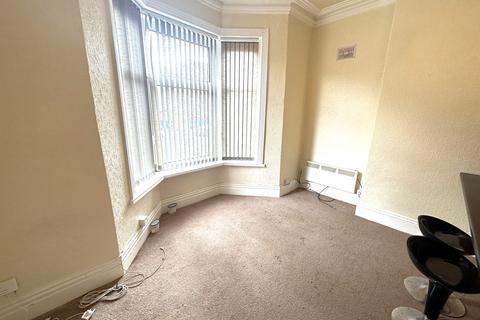 1 bedroom ground floor flat to rent, Park Road, St Annes, FY8