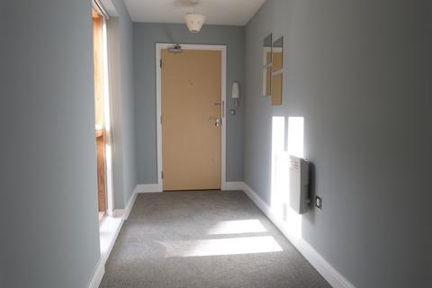 2 bedroom flat to rent, Newport Street