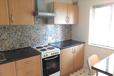 1 bedroom flat to rent, Tanglewood Way, Feltham, TW13