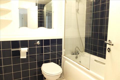 1 bedroom flat to rent, Tanglewood Way, Feltham, TW13